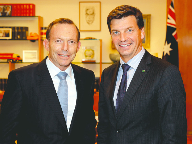 PM and Taylor meet over Red Tape