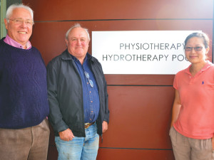 Councillor John Horton, Mayor Chris Manchester and Physiotherapist Mylan Quach at the Hydrotherapy Pool
