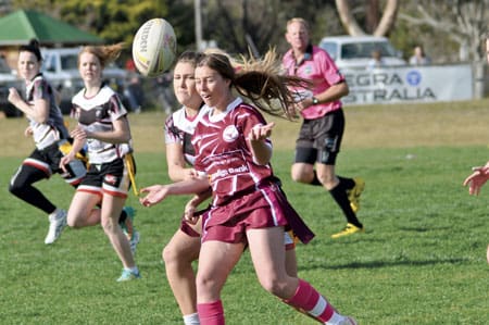 Hawkettes Run Rampant  On Ladies Day