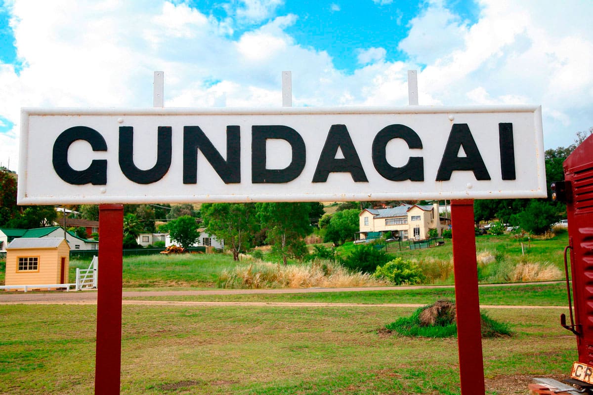 There’s A Track Winding Back & Gundagai Will Have a Crack