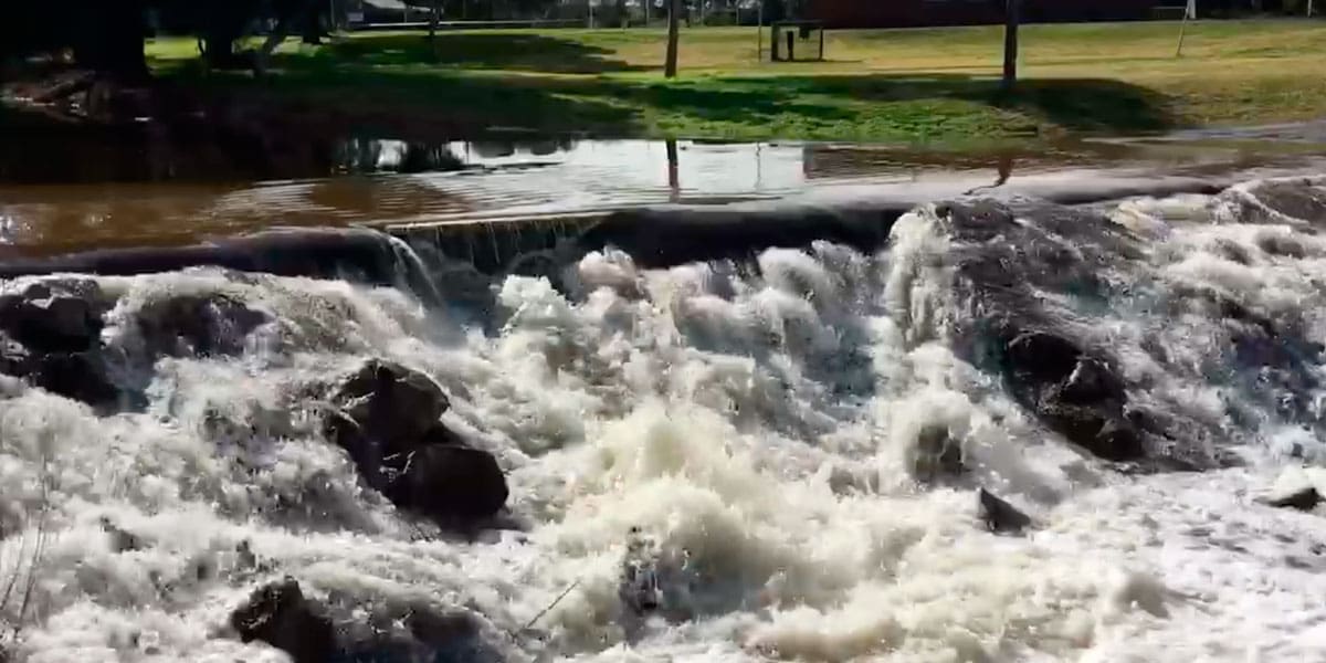 Murrimboola Creek Causeway Footage. VIDEO