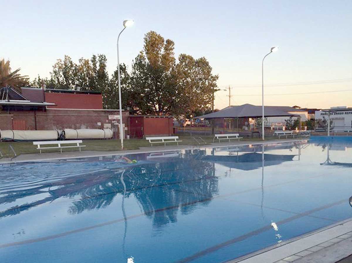 Harden Memorial Pool  Early Morning Swims