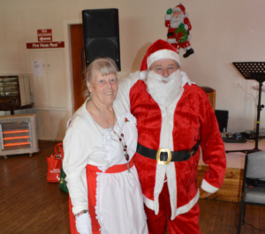 Who doesn’t want Christmas twice? – Line Dancers Prepare For Xmas In July