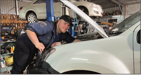 Harden Local Ings Receives TAFE Riverina Mechanic Award