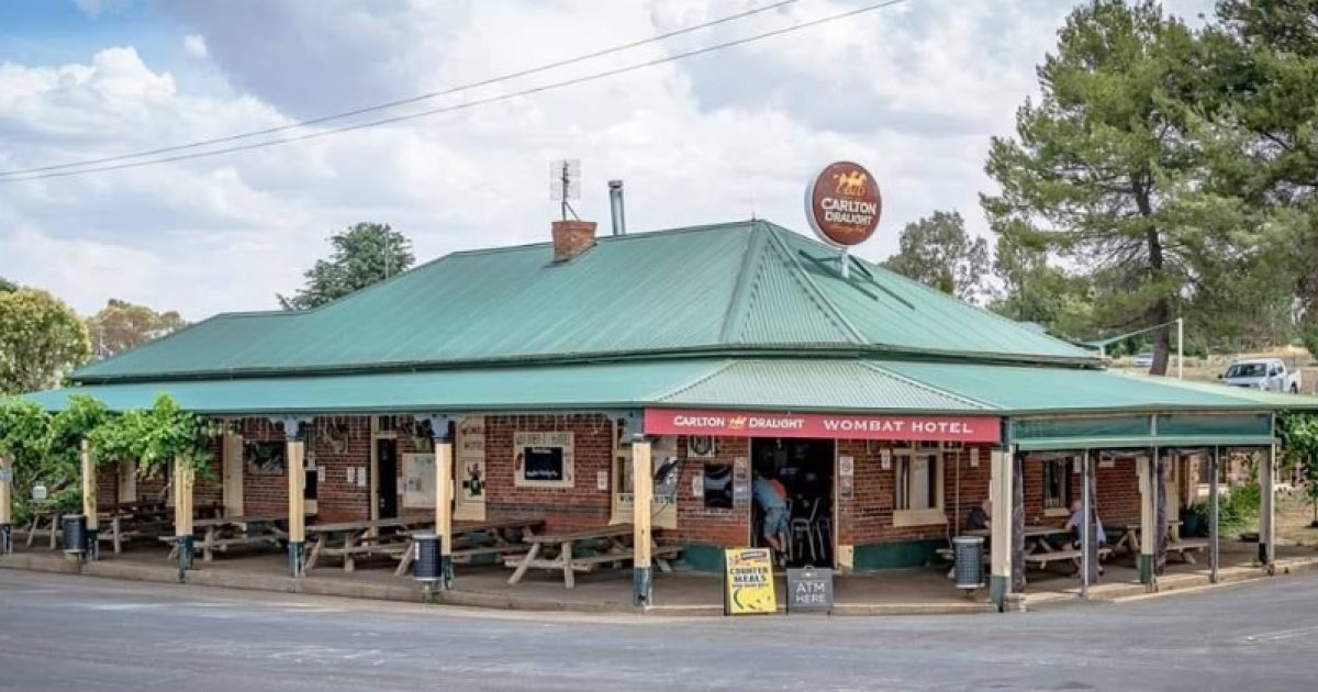 Iconic Wombat Hotel for Lease or Sale